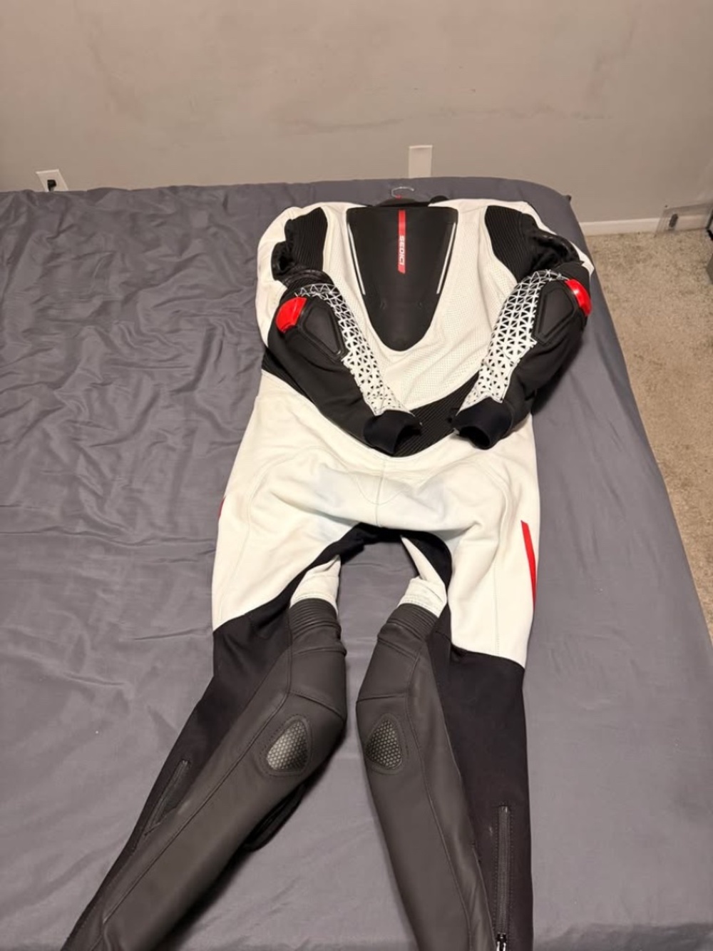 RIDING SUIT